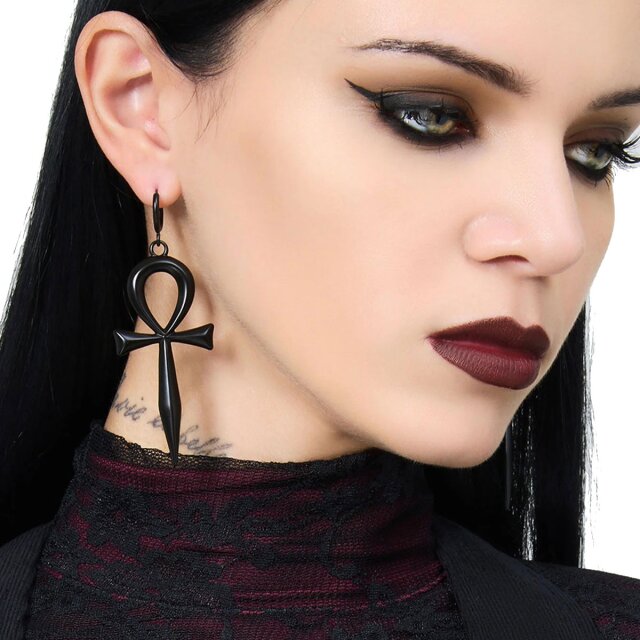 Große schwarze KILLSTAR Resurrection Statement-Ohrringe (KSRA013189) im Ankh-Symbol-Design, mit Creolen-Verschluss