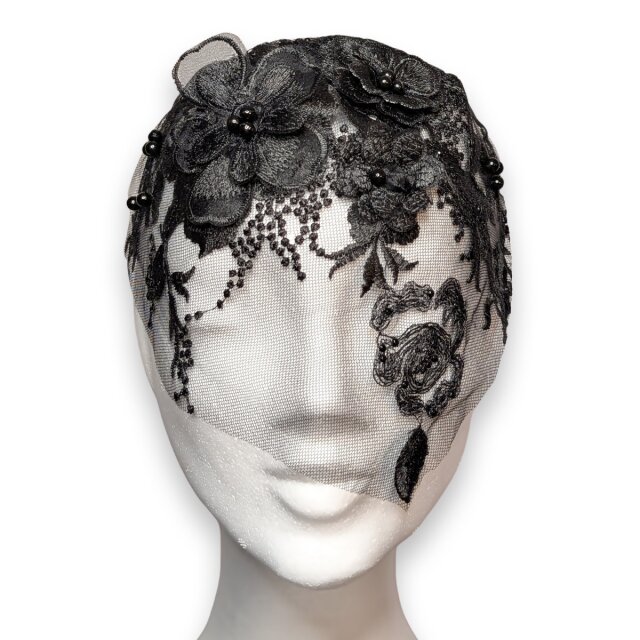 Schwarze Mesh-Maske von Mondin aus feinem Tüll mit...
