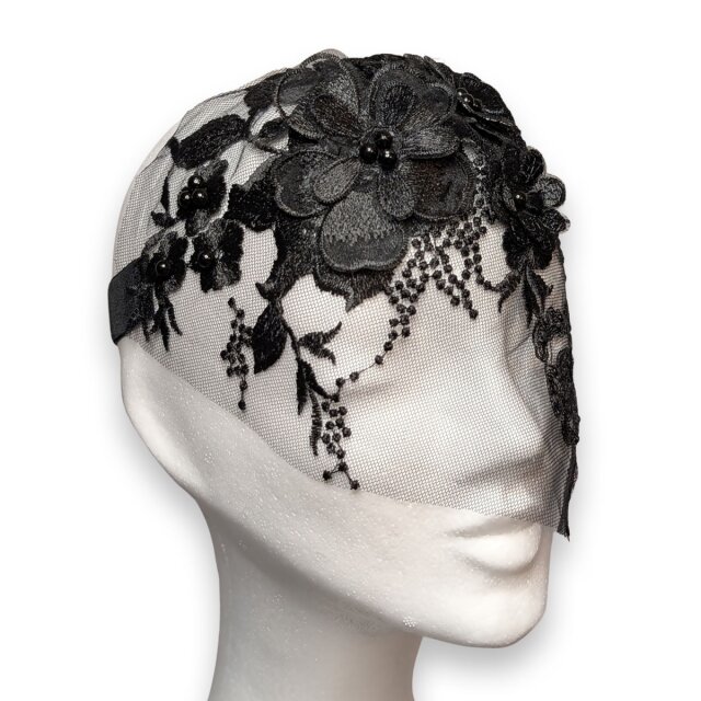 Mondin Flower Mask – Black Blossom Veil