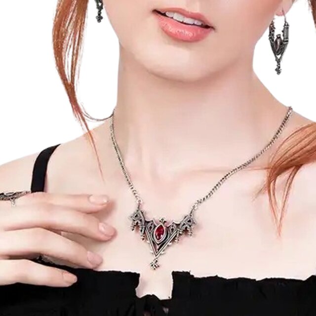 Restyle Gothic Halskette Relique mit rotem Stein
