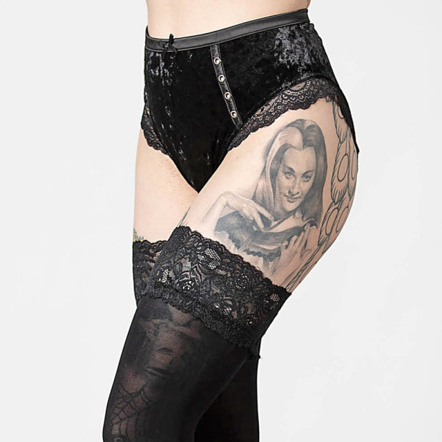 KILLSTAR Mercy Lace Panty in schwarz oder rot schwarz XXL