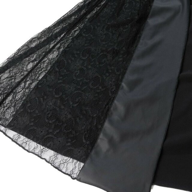 Langer Wetlook Kleidmantel Hera mit Spitzeneinsätzen XL