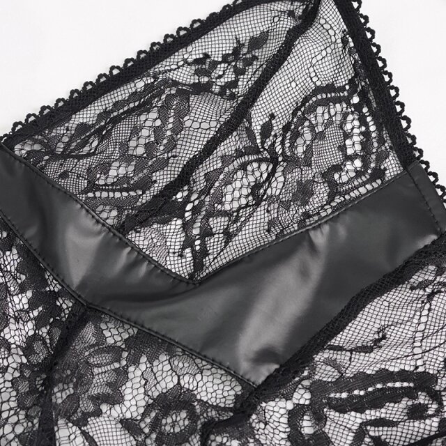 Lace chemise Coquetta open at the front with ouvert panty