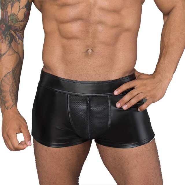 Noir Handmade Herrenshorts (H058) aus Power-Wetlook mit Einsätzen aus feinem Netz sowie Reißverschluss vorne und angedeuteten Reißverschlusstaschen hinten.