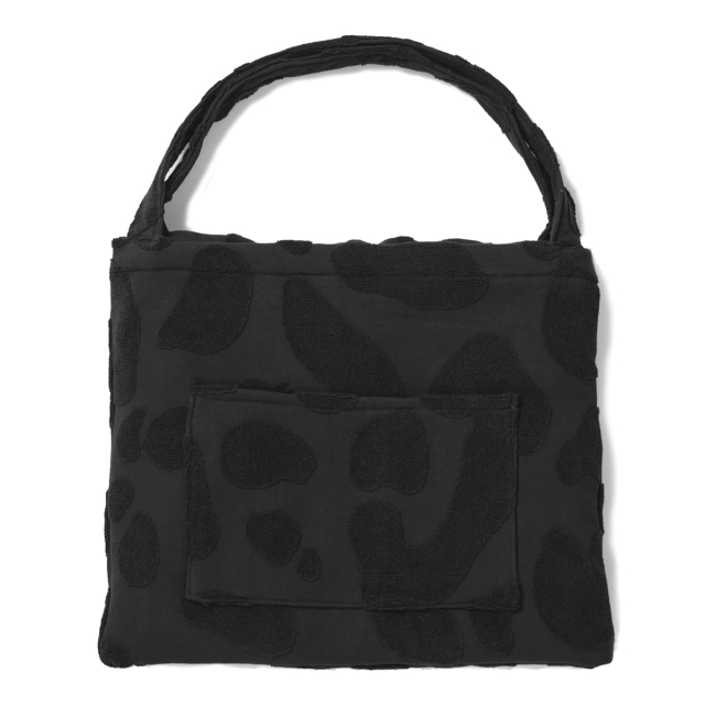 KILLSTAR Xtreme Beach Towel Bag - 2-in-1 Strandtuch und Tasche zugleich aus schwarzem Frottee mit eingewebten Gothic Leoparden-Muster mit dezent platzierten Totenschädel-Flecken. Zwei Trageriemen, außen mit extra Taschenfach.